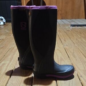 Women's Black and Pink Winter Boots